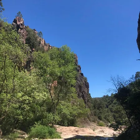 A 2 Pieces Pour 4 Personnes, Terrasse Avec Vue Piscine * Fréjus